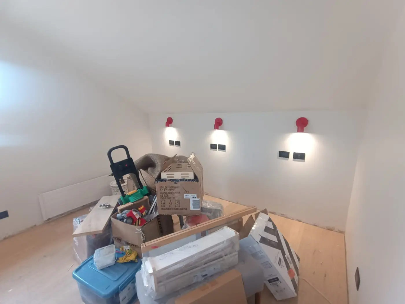 Proyecto Lo Barnechea, foto 1: Iluminación interior y enchufes